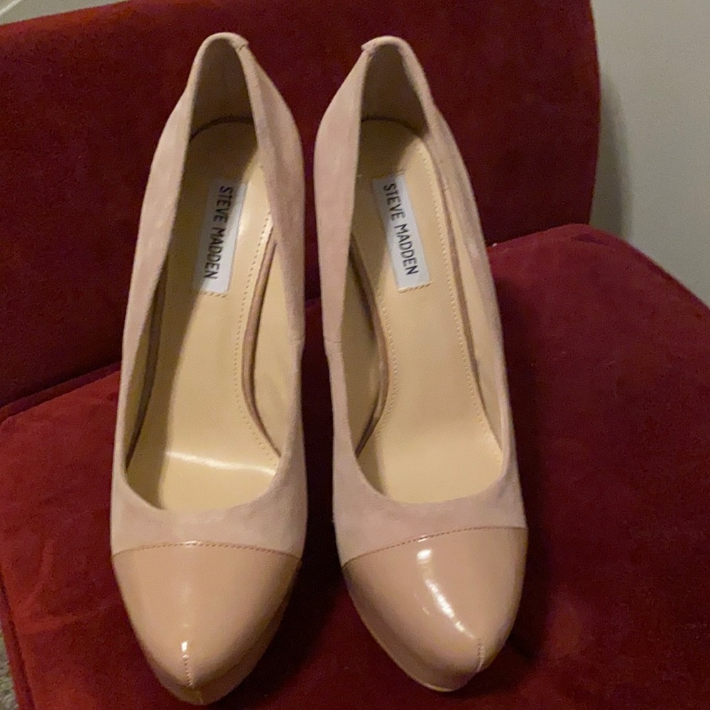 Steve Madden excellent condition tan pumps